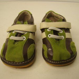Izzy Bug Creations Velcro Green Brown White Size 4 Alligator infant baby